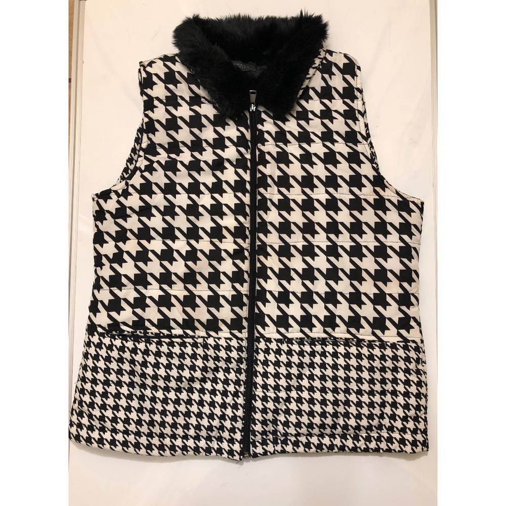 Houndstooth Puffer Vest with Faux Fur Collar